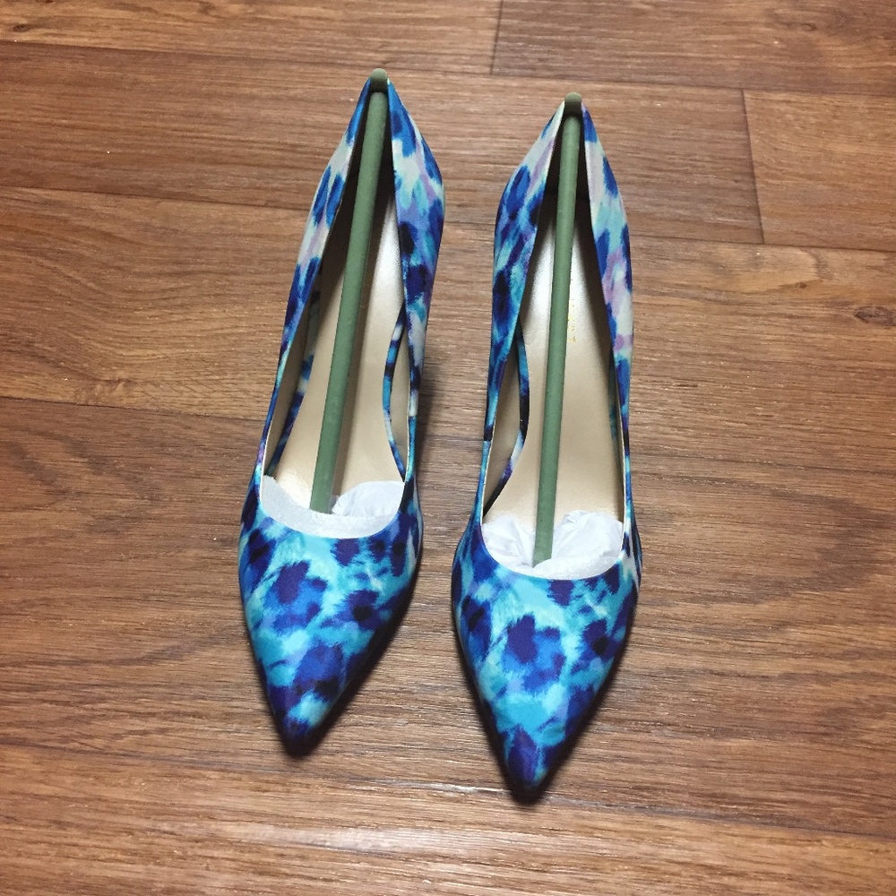 Nine West Blue Floral Pumps sz 6
